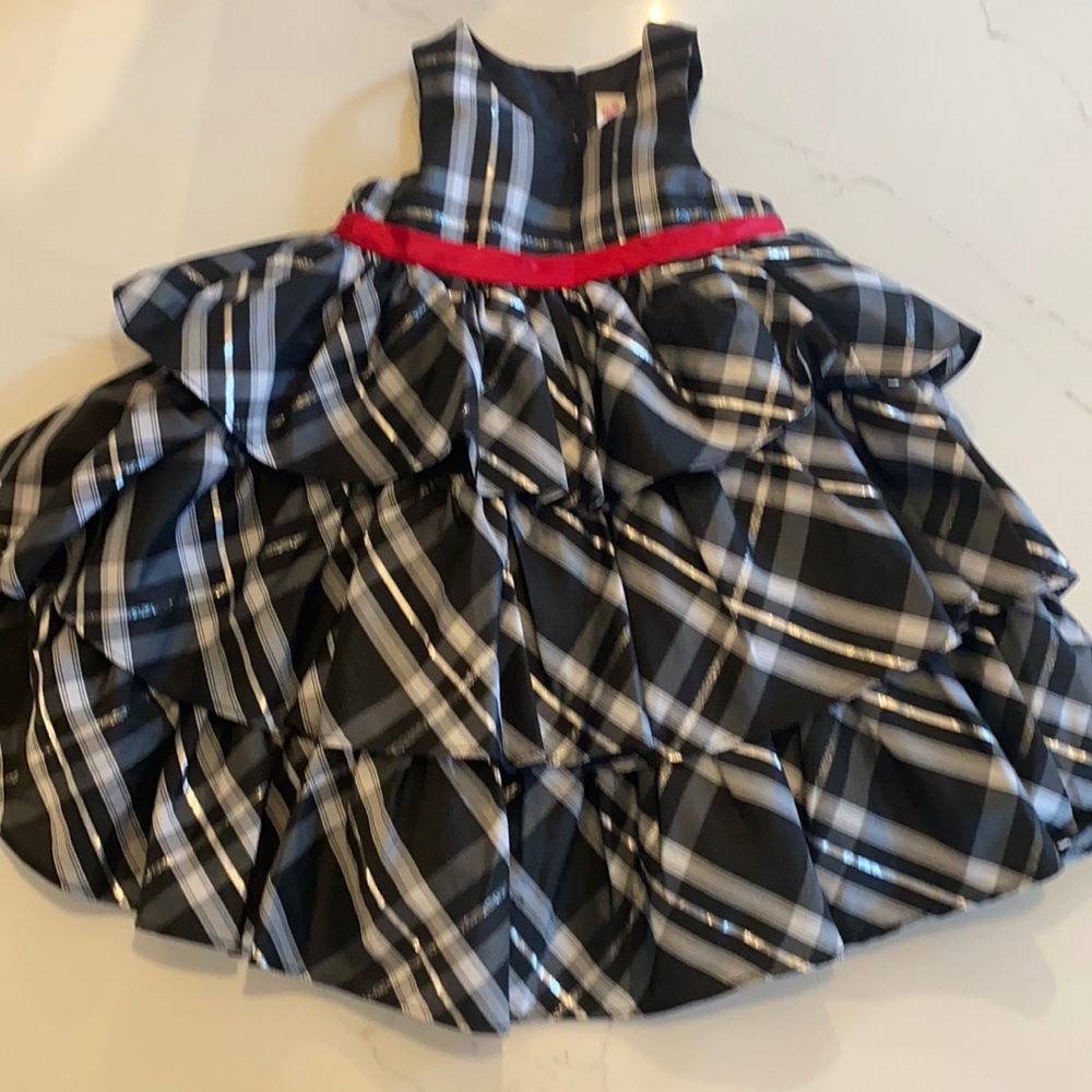 18 Month formal 👗 dress. Excellent condition 🌻 bundle discounts offered.